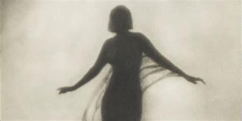 Il nudo femminile protagonista della collettiva di Anne Brigman